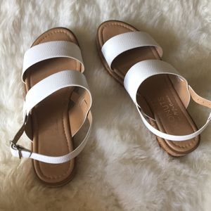 White coconut by Matisse Sandals